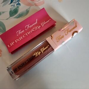 Too Faced Lip Injection Plumping Lip Gloss In Christmas Cocoa